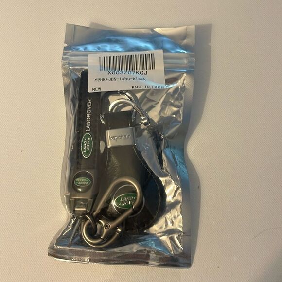 Land Rover Key Fob Keychain in Black Leather with Logo Set of 2 NWT - Picture 4 of 4